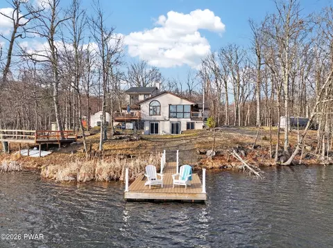 4143 Spring Cir, Bushkill, PA 18324