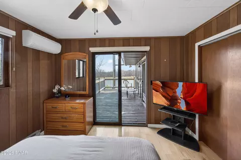 Bedroom - 4143 Spring Cir, Bushkill, PA 18324 photo 4 of 6