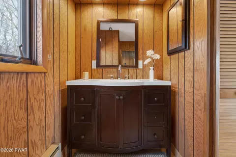 Bath - 4143 Spring Cir, Bushkill, PA 18324 photo 4 of 4