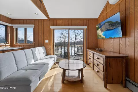Living - 4143 Spring Cir, Bushkill, PA 18324 photo 4 of 6