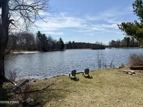 192 Aspen Rd, Dingmans Ferry, PA 18328