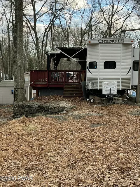 114 Doe Lane Ln, Milford, PA 18337