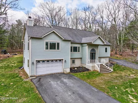 155 Piute Rd, Shohola, PA 18458