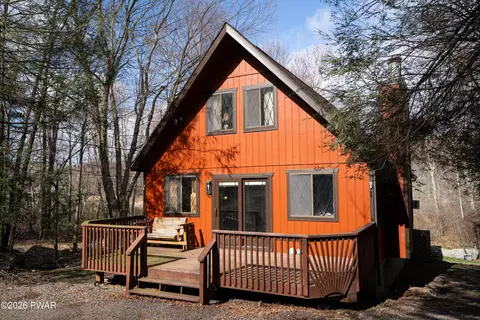 72 Oak Cir, Lake Ariel, PA 18436