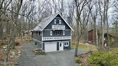 100 Cottonwood Dr, Lords Valley, PA 18428