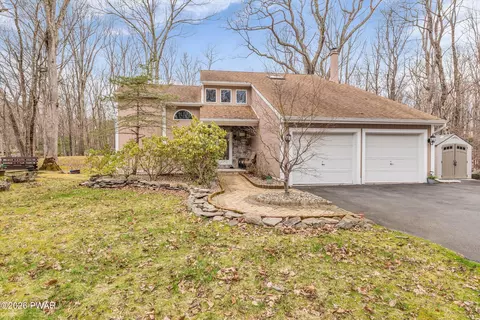 216 Canoebrook, Hawley, PA 18428