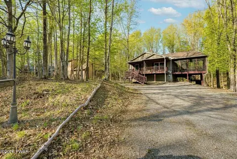 30 Woodview Ter, Lake Ariel, PA 18436