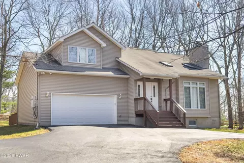 127 Lakewood Dr, Milford, PA 18337