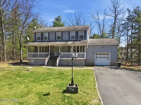 126 Bernadette Dr, Dingmans Ferry, PA 18328