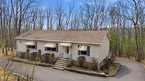 103 Westwood Ln, Hawley, PA 18428