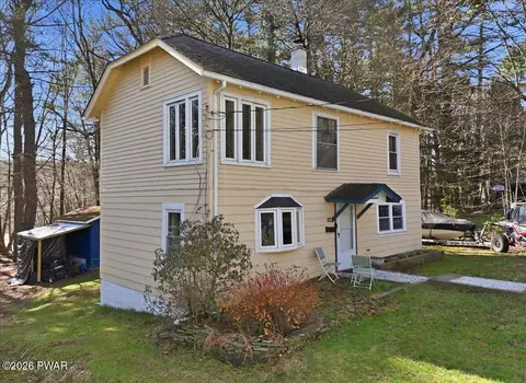 461 Woodland Ave, Hawley, PA 18428