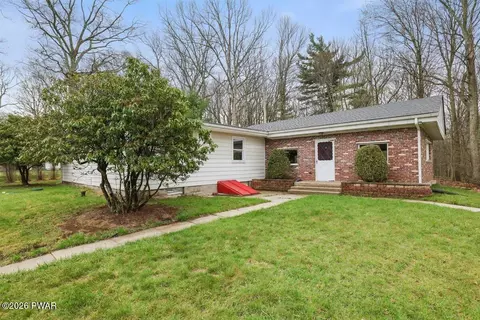 207 Sunset Hill Rd, Hawley, PA 18428