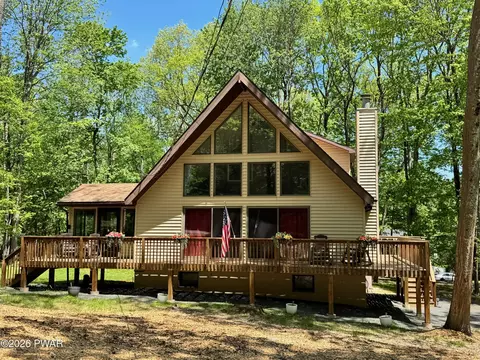 219 Indian Dr, Greentown, PA 18426