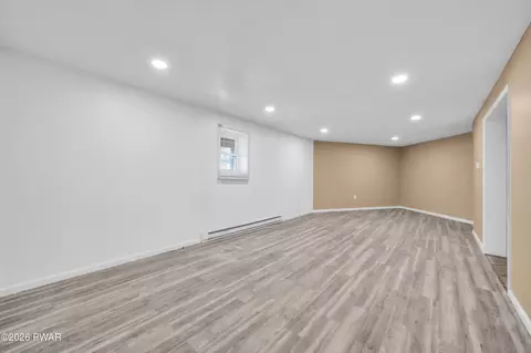 1093 Lancaster Dr, Bushkill, PA 18324 photo 31