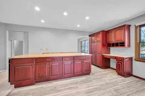 1093 Lancaster Dr, Bushkill, PA 18324 photo 16