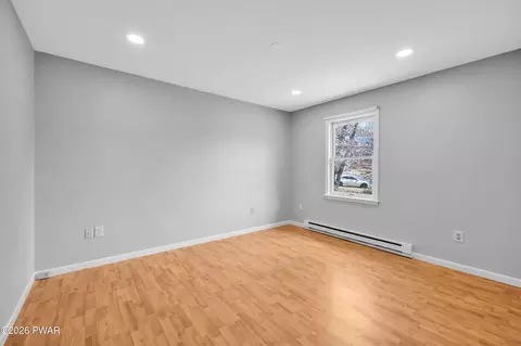 1093 Lancaster Dr, Bushkill, PA 18324 photo 20