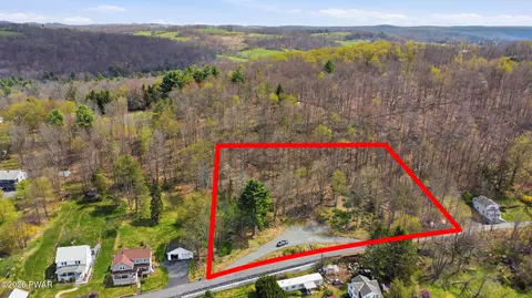 123 Castle St, Honesdale, PA 18431