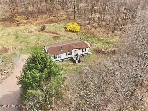 6 Double D Dr, Equinunk, PA 18417