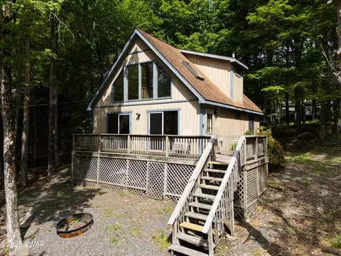 72 Woodridge Dr, Lake Ariel, PA 18436
