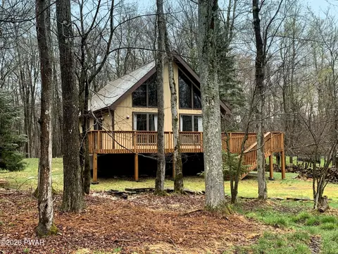 1022 Teakwood Dr, Newfoundland, PA 18445