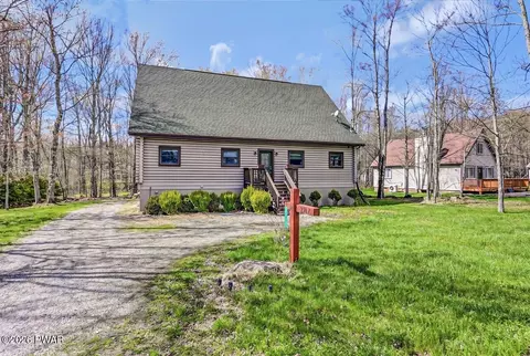 135 Boulder Rd, Lake Ariel, PA 18436