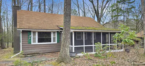 117 Susan Ln, Shohola, PA 18458