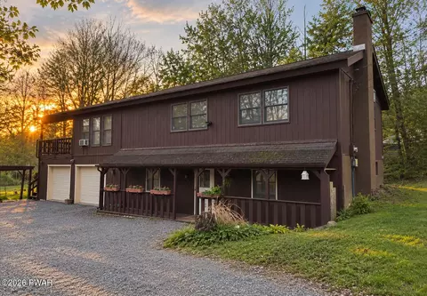 2374 Crest View Rd, Lake Ariel, PA 18436