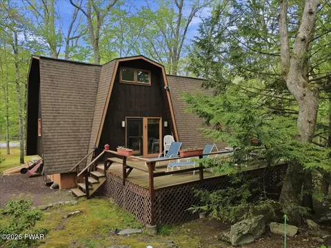 100 Heron Bay, Lords Valley, PA 18428