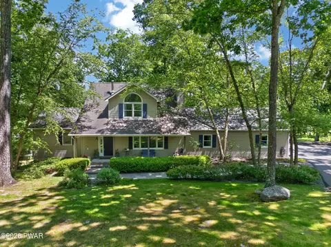 116 Partridge Cir, Milford, PA 18337