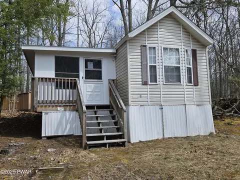 951 Lake Adventure Dr, Milford, PA 18337
