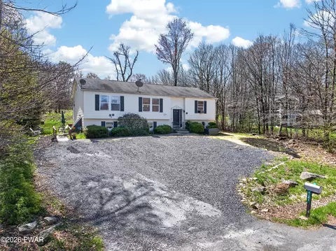 4141 Hickory Rd, Tobyhanna, PA 18466