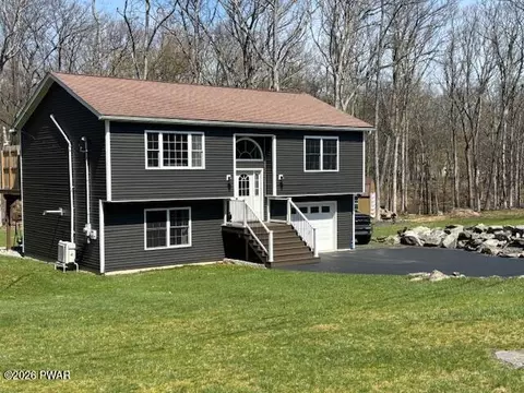 267 Mountain Top Dr, Dingmans Ferry, PA 18328