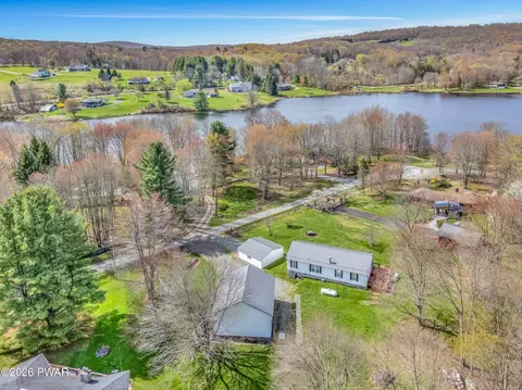 76 Meadowland Dr, Damascus, PA 18415