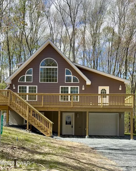 1006 Hidden Valley Ct, Lake Ariel, PA 18436
