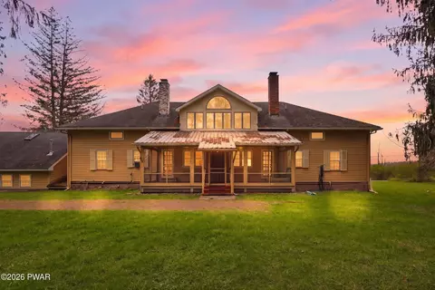489 Calkins Rd, Milanville, PA 18443