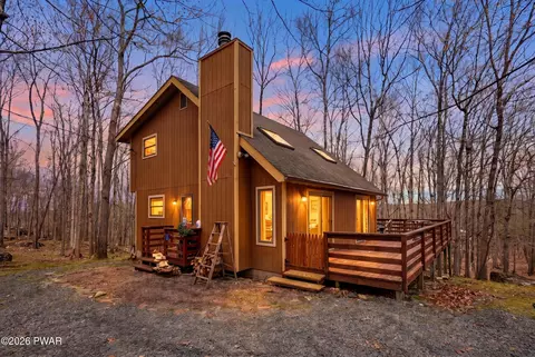 148 Plateau Dr, Lackawaxen, PA 18435