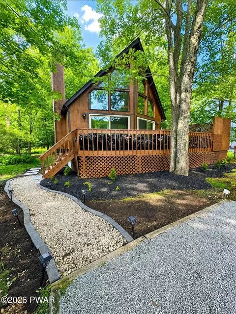 227 Lake Dr, Dingmans Ferry, PA 18328