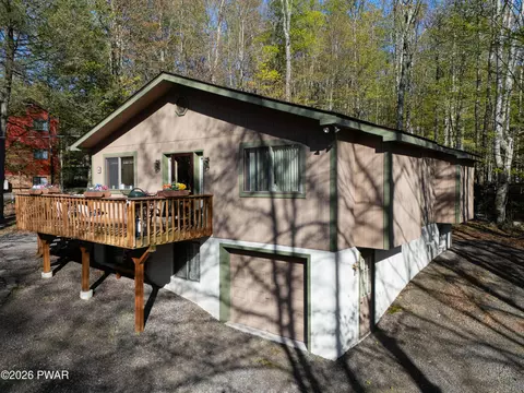57 Ridgewood Cir, Lake Ariel, PA 18436