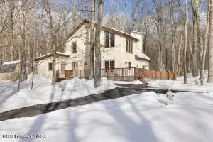 189 Dorchester Dr, Bushkill, PA 18324