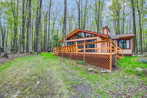 140 Lake Rd, Lake Ariel, PA 18436