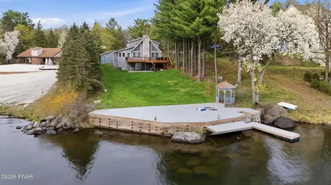 506 Lakeview Dr, Lake Ariel, PA 18436