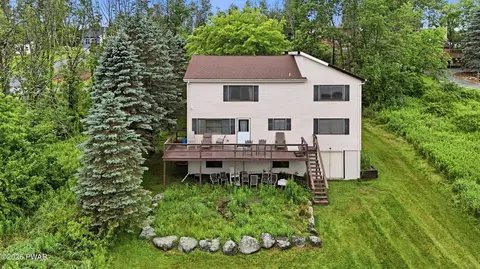 87 Ridgeview Dr, Lake Ariel, PA 18436