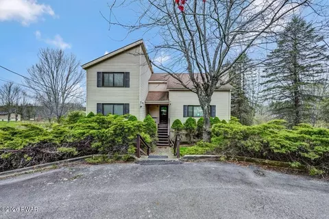 87 Ridgeview Dr, Lake Ariel, PA 18436