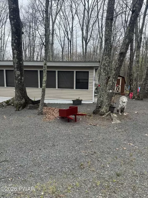 130 Fox Ln, Shohola, PA 18458
