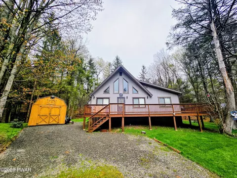 131 Lincoln Green Ln, Newfoundland, PA 18445