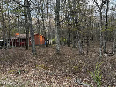 Exterior - 2121 Oaktree Ln, Bushkill, PA 18324 photo 7 of 9