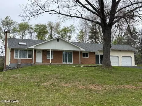 505 Stewart Ct, Bushkill, PA 18324