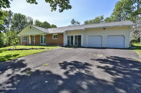505 Stewart Ct, Bushkill, PA 18324