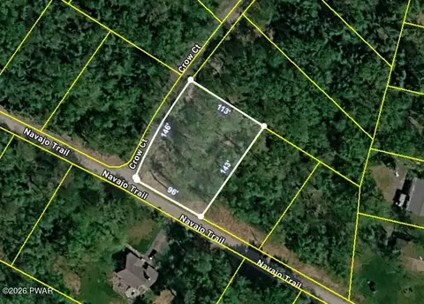 28 Navajo Trl, Gouldsboro, PA 18424