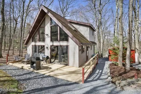 130 Paper Birch, Tafton, PA 18464